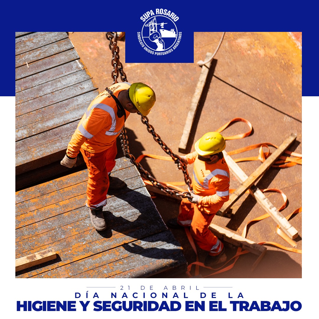 Trabajadores portuarios en actividad de seguridad laboral