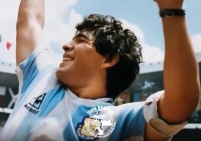Homenaje a Diego Maradona en el contexto portuario