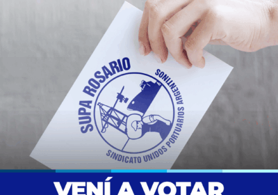 Trabajadores portuarios votando en la sede gremial