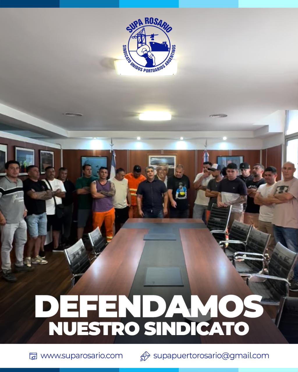 Reunión de trabajadores portuarios en defensa del sindicato