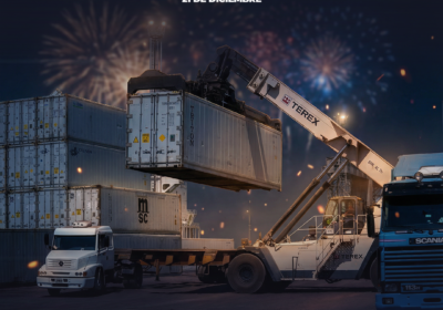 Celebración de Año Nuevo en el puerto con estibadores